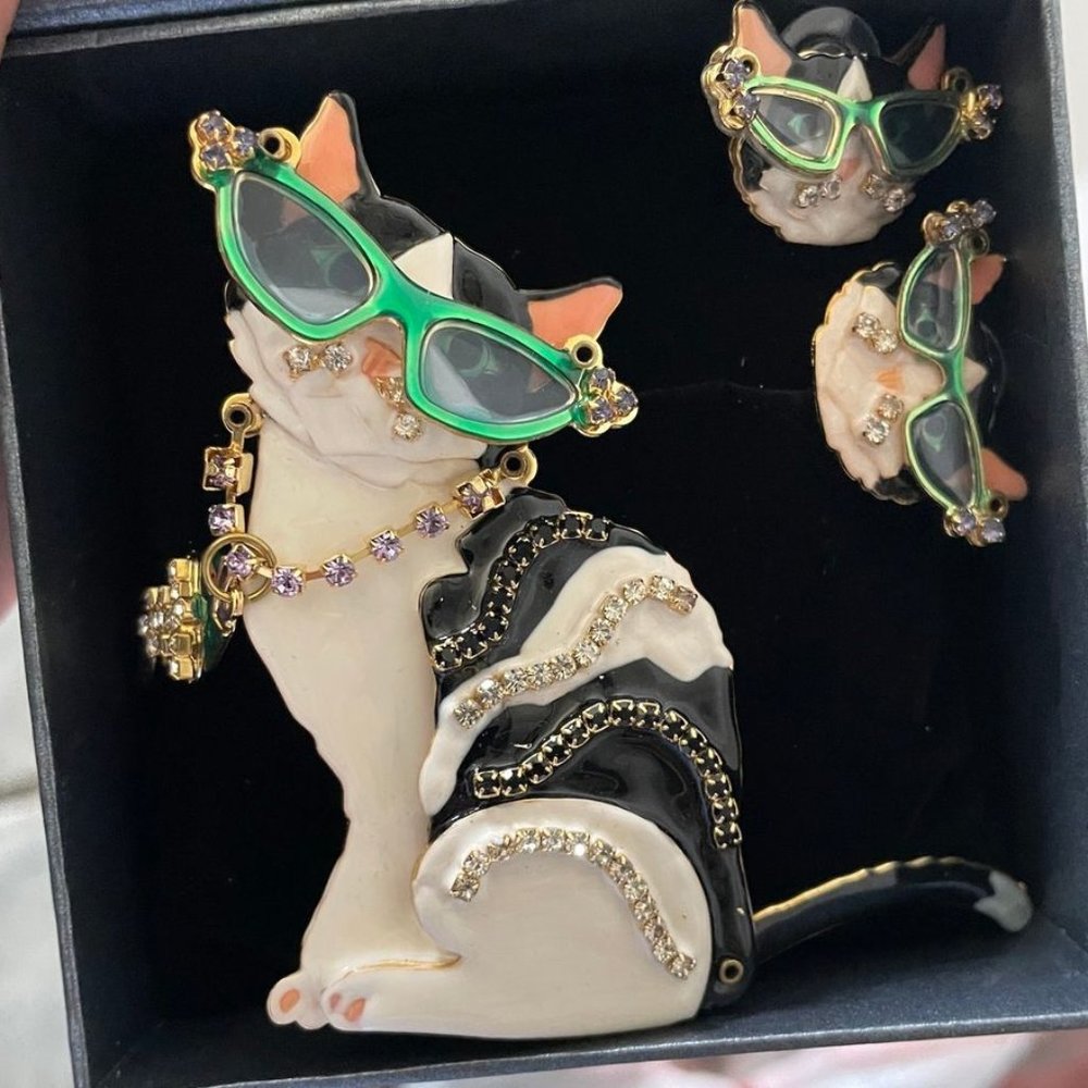 LATR 2GO Vintage Lunch at the Ritz Cat Pin w/Earrings Set - NEW